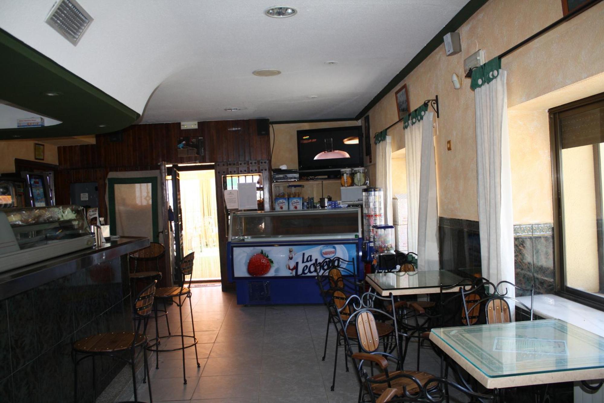 Hotel Carvajal Torrejon el Rubio Bagian luar foto