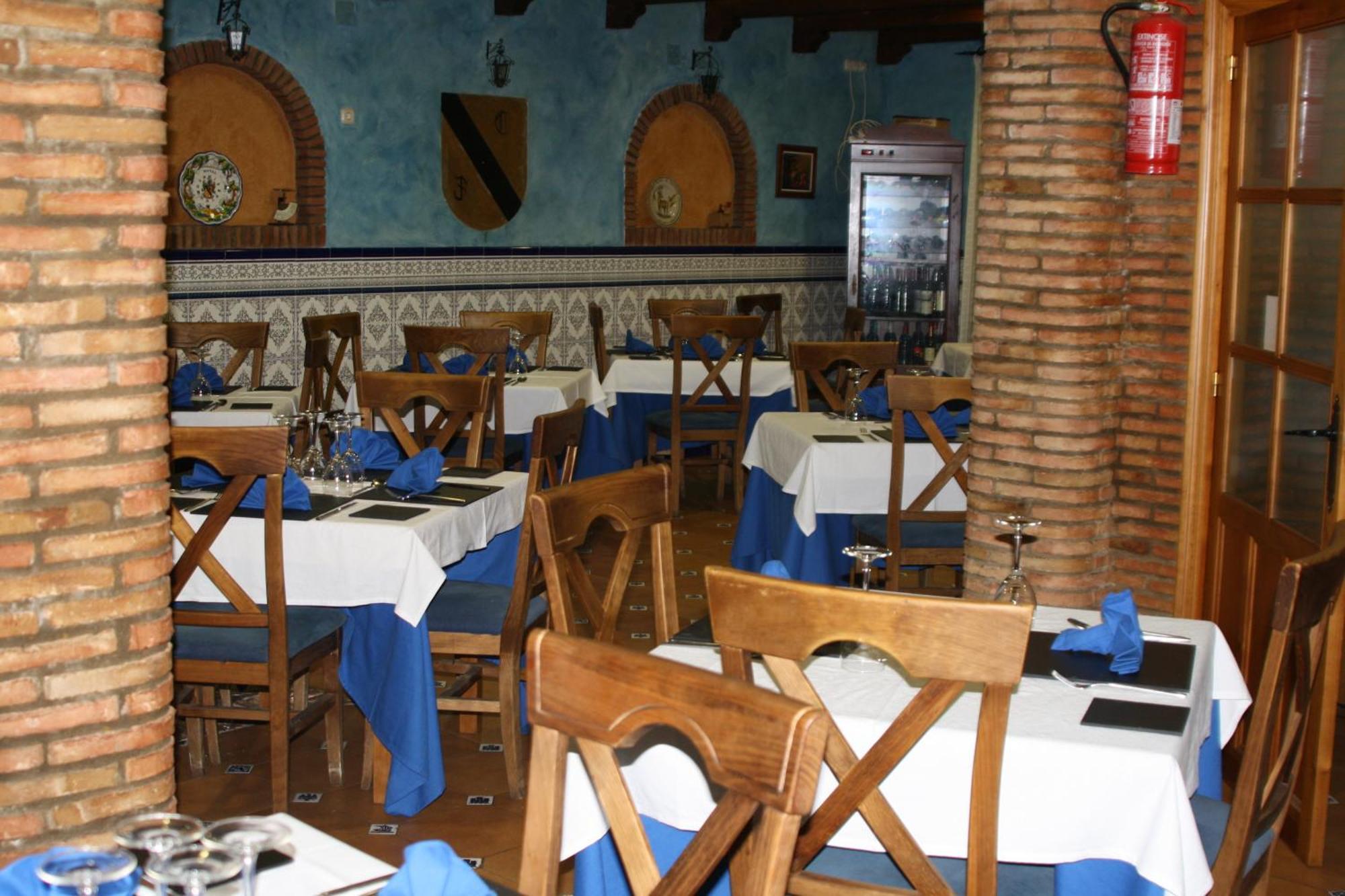 Hotel Carvajal Torrejon el Rubio Bagian luar foto